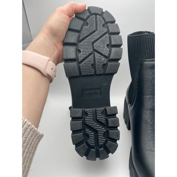 CUSHIONAIRE Women's STRETCH slip on Chelsea boot BLACK 6.5 - Picture 3 of 6